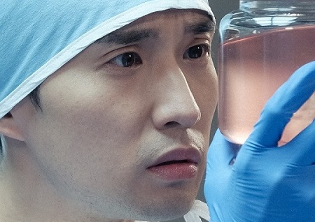 '신의 퀴즈:리부트' 류덕환X윤주희X박준면X박효주, 짜릿한 팀플레이 '부검 현장' 포착