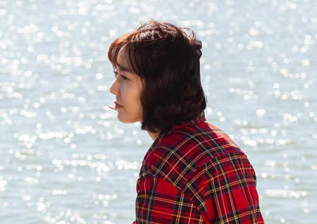 ‘용왕님 보우하사’ 촬영 현장 첫 공개! 이소연, 검은 양복 남자들 사이에서 분노 폭발