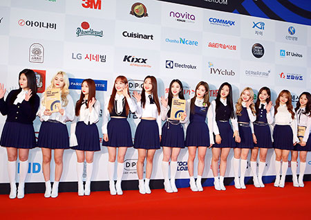 [포토] 이달의소녀, '여자신인아이돌상 받아요~'