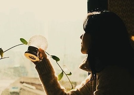 ‘커피 마시는 공유’의 시그니처 보이스 고갱, 새 싱글 ‘밤’ 티저 영상 공개