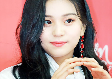 [포토] 여자친구 엄지, 보면 볼 수록 매력적인 그녀