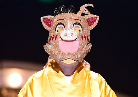 '복면가왕' '초특급 복면 가수' 황금돼지 정체는?…이승훈 "할리우드 냄새(?)가 나"