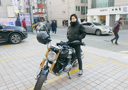 '붉은 달 푸른 해' 남규리, 슈퍼바이크 위 시크 매력 뽐내…"차세대 액션퀸"