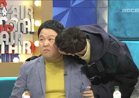 ‘라디오스타’ “꼭 하고 싶었던 것이 있다” 피오, 김구라에 볼 뽀뽀... 스튜디오 초토화