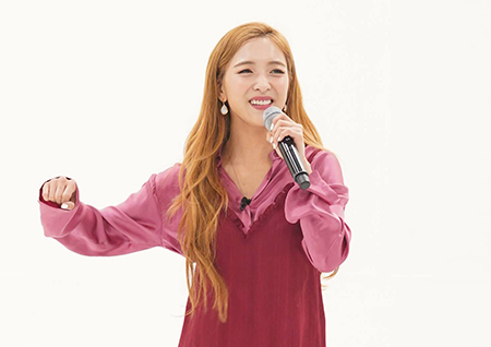 '주간아이돌' 루나, SM 핼러윈 파티 뺨치는 역대급 분장…스튜디오 초토화