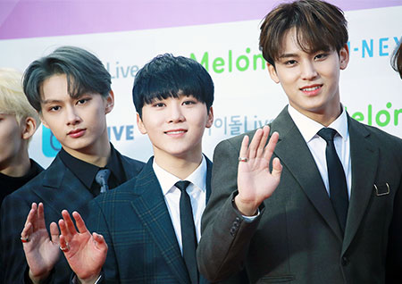 [포토] 세븐틴 승관-민규, 부이파이로 전염된 환한 웃음