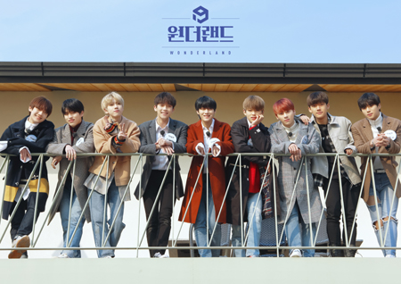 원더나인의 '원더랜드' 베일 벗었다… 다이아 정채연 깜짝 등장