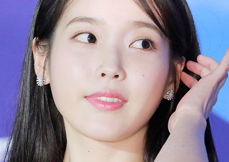 [포토] 아이유, 순백의 깨끗한 피부