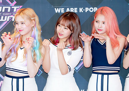 [포토] 위키미키 엘리-유정-리나, 사랑스러움 뿜뿜