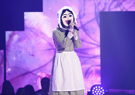 ‘복면가왕’ 역대 최다 득표 가왕 ‘나이팅게일’, 첫 방어전부터 위기? 레전드급 복면 가수 등장