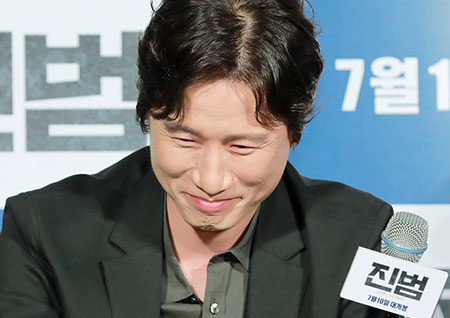 [포토] '진범' 송새벽, 긴장되는 거짓말탐지기