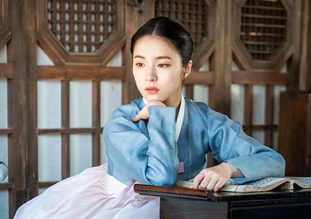 '신입사관 구해령' 신세경, 이렇게 귀여운 노처녀 본 적 있나요?