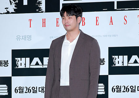 [포토] '비스트' 최다니엘, 캐릭터와 180도 다른 댄디한 느낌 물씬