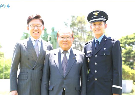 ‘사람이 좋다’ 독립운동가 후손 손범수, “뜻 이어받아 3대가 공군 장교 복무”