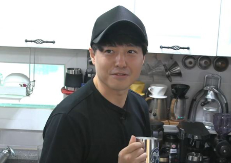 ‘사람이 좋다’ 노유민, “딸 병원비 1억··· 고정적인 수입 절실했다”