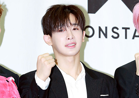 몬스타엑스 원호, 결국 팀 탈퇴… "철 없던 시절의 크고 작은 과오" [공식]