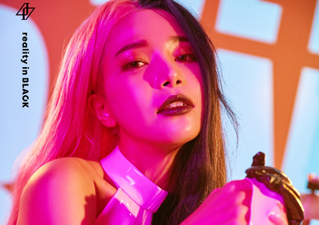 솔라는 락스타, 화사는 대통령? 마마무, 역대급 콘셉트로 다채로운 매력 과시