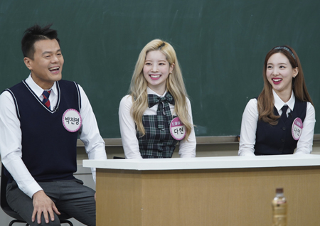 ‘아는 형님’ 트와이스 다현, ‘고요 속의 외침’ 게임 도중 박진영에게 분노 폭발!