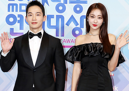 [포토] 김정현-경리, 섹션 TV 대표로 왔어요