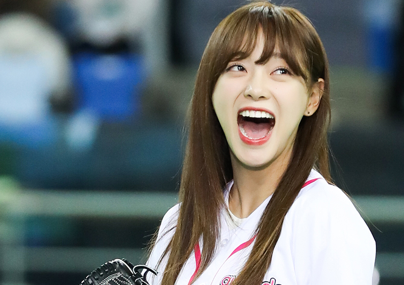 [독점] '2020 설특집 아육대' 구구단 세정, 에베레스트 스펠링이 뭐였지? 아, Kimsejeong… (투구)