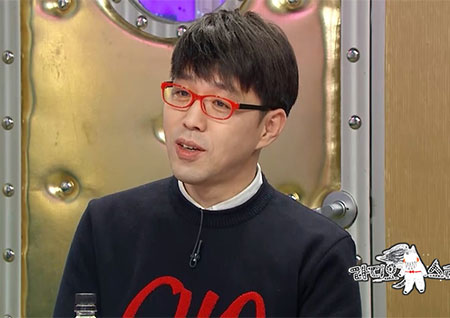 '라디오스타' 영화 평론가 이동진, 녹화 도중 망치 꺼내들다? "가장 아끼는 것"