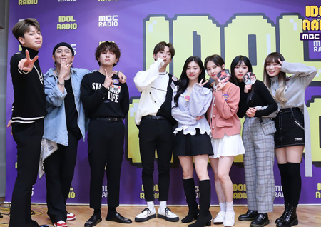 ‘아이돌 라디오’ 아이콘 김동혁×송윤형부터 다이아 예빈×은채까지… ‘귀호강’ 고품격 라이브 선사