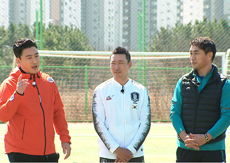 ‘뭉쳐야 찬다’ 축구 레전드 홍명보 VS 최용수, 안정환 두고 붙었다? 진실은 무엇?