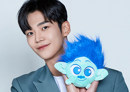 SF9 로운, 영화 '트롤: 월드 투어' 첫 더빙 참여… 영화 매거진 커버 장식