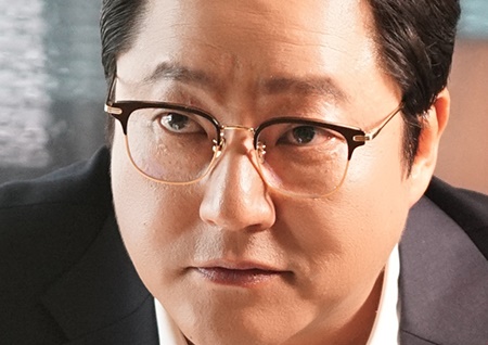 곽도원, 광고? 영화?…독보적 아우라 발산