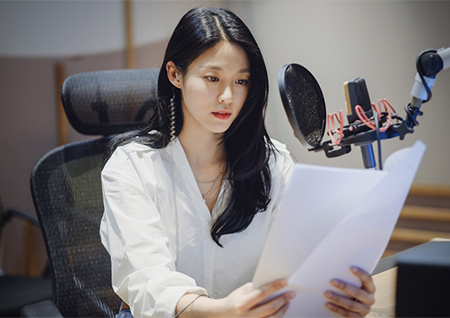 '시리즈M' 설현, 다큐멘터리 첫 내레이션 참여… 눈물로 마무리한 사연?