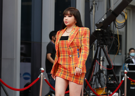 [포토] 박봄, 보는 이 아슬아슬하게 만드는 킬힐