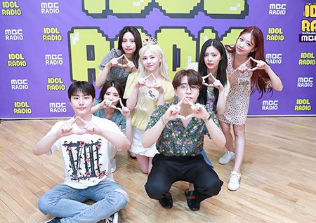 '아이돌 라디오' 다이아 "1년 3개월 만 컴백 활동, 많이 응원해주시길"