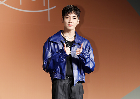 [포토] 원우, 멋진 양손 엄지척