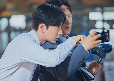 '꼰대인턴' 박해진X김응수 브로맨스→ 4주 연속 수목극 화제성 1위!