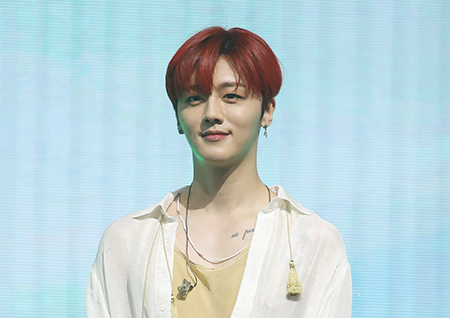 [포토] SF9 영빈, 빨간 머리 리더