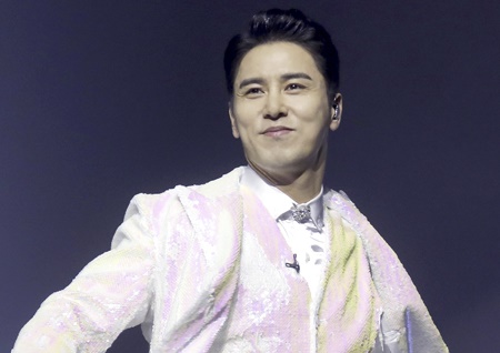 [단독] 장민호 팬카페, 운영 주체 소속사로 변경