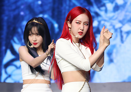 [포토] 여자친구 신비, 걸크러쉬 표정