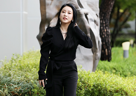 [포토] 소연, 멋스러운 올블랙룩