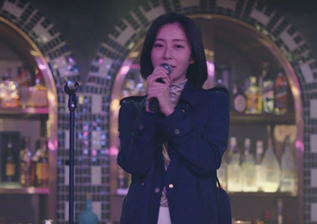 '우아한 친구들' 송윤아, 직접 부른 '야상곡' 화제… '노래마저 연기'