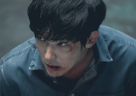 '악의 꽃' 납치된 이준기… 서늘한 눈빛 포착