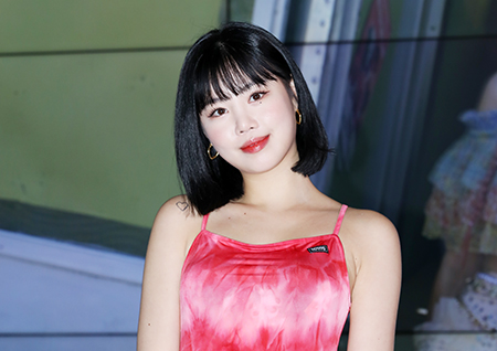 [포토] (여자)아이들 수진, 설레는 눈맞춤