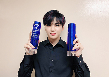 강다니엘, '2020 소리바다 어워즈' 3관왕 영예… '눈부신 성과'