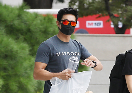 [포토] 이근 대위, 핫한 존재감