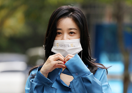 [포토] 서영희, 수줍게 만든 하트