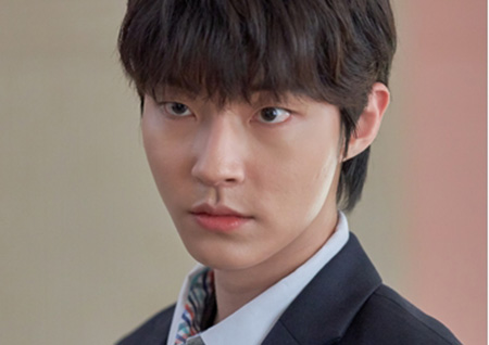 '18 어게인' 최보민 VS 황인엽, 일촉즉발 대치 포착... 노정의 '당혹'