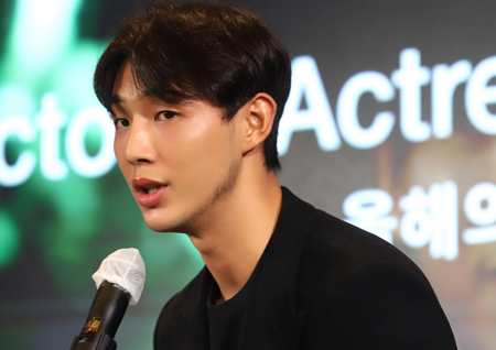 배우 지수, ‘기쁜 우리 여름날’로 부산국제영화제 '올해의 배우상' 수상