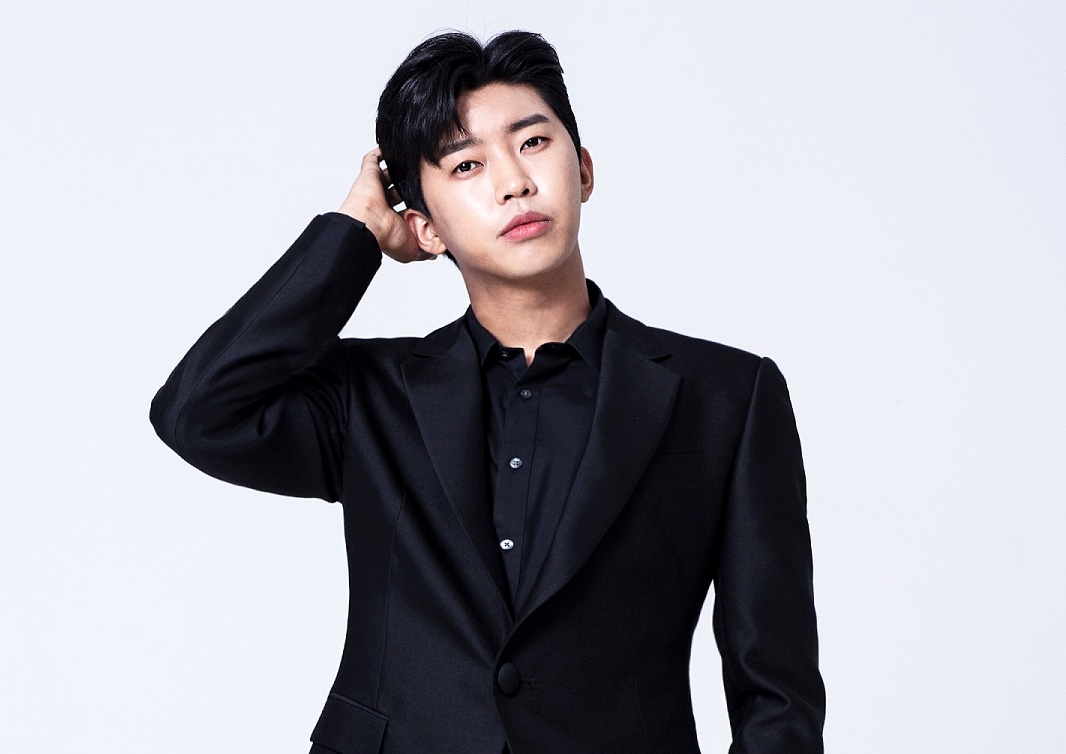 임영웅 ‘2020 AAA’ 합류, 가수 활동-예능-광고 이어 시상식까지 접수!