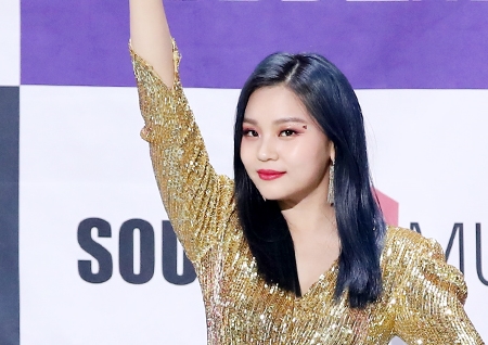 여자친구 엄지·유주, 헤드폰+폴댄스로 욕망 분출한 이유