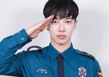 이기광, 오늘(18일) 의경 만기 전역 "기다려준 팬·멤버들에 감사" 