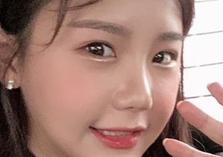 '정오의 희망곡' 송하예, '니 소식'·'행복해'로 가을감성↑